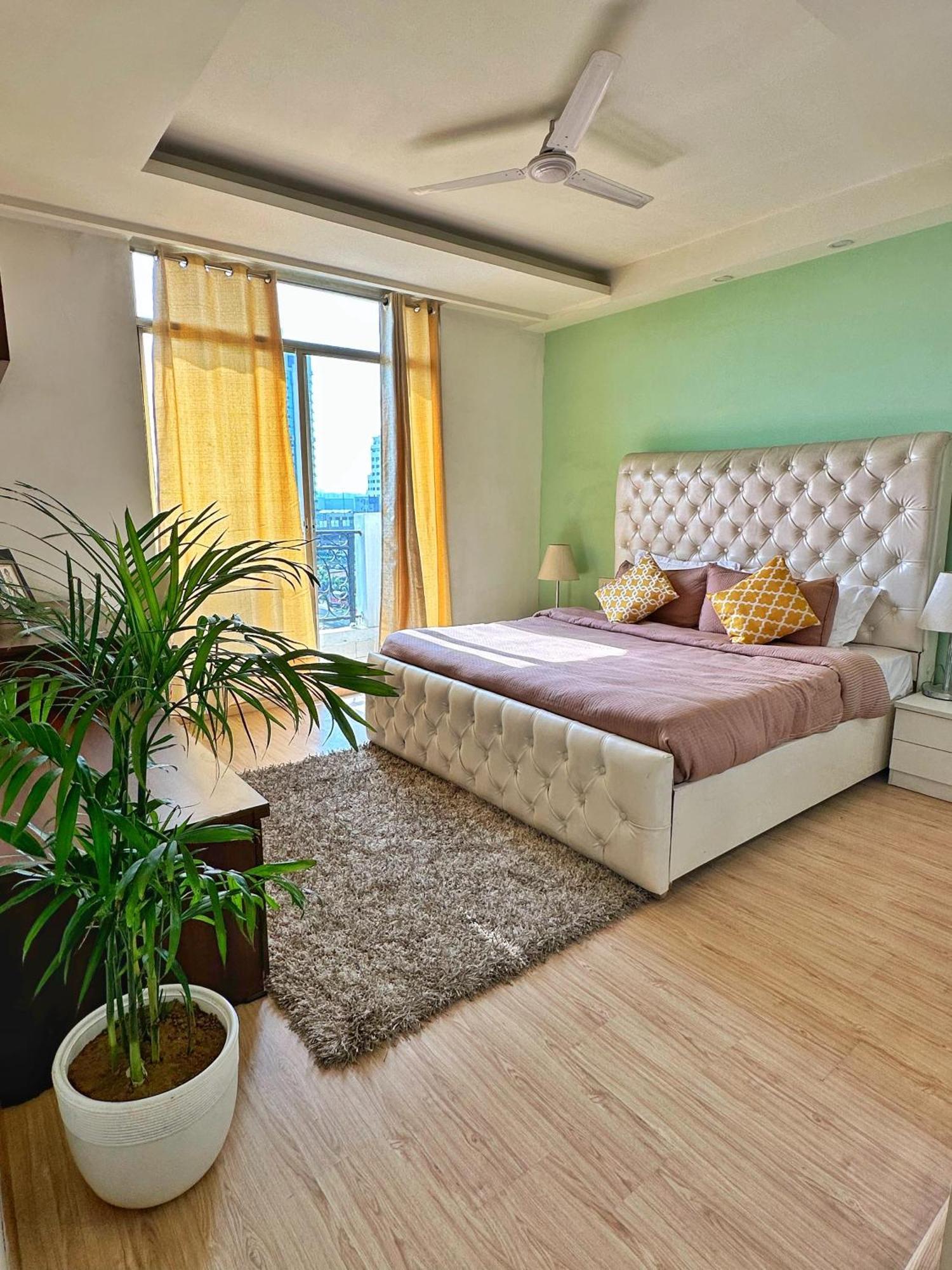 Flamingo Hotel Sector 67 I Studio Rooms I Gurgaon Eksteriør billede