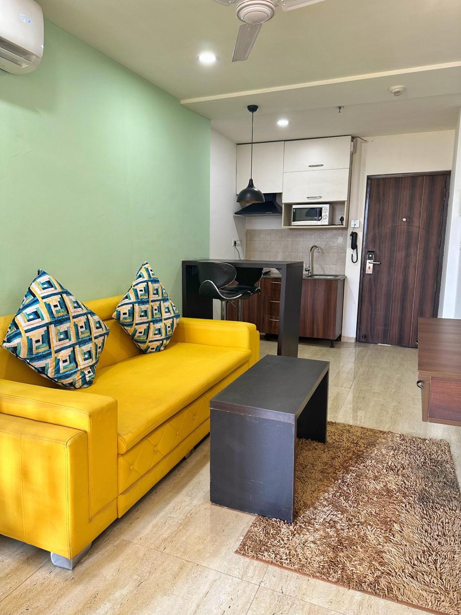 Flamingo Hotel Sector 67 I Studio Rooms I Gurgaon Eksteriør billede