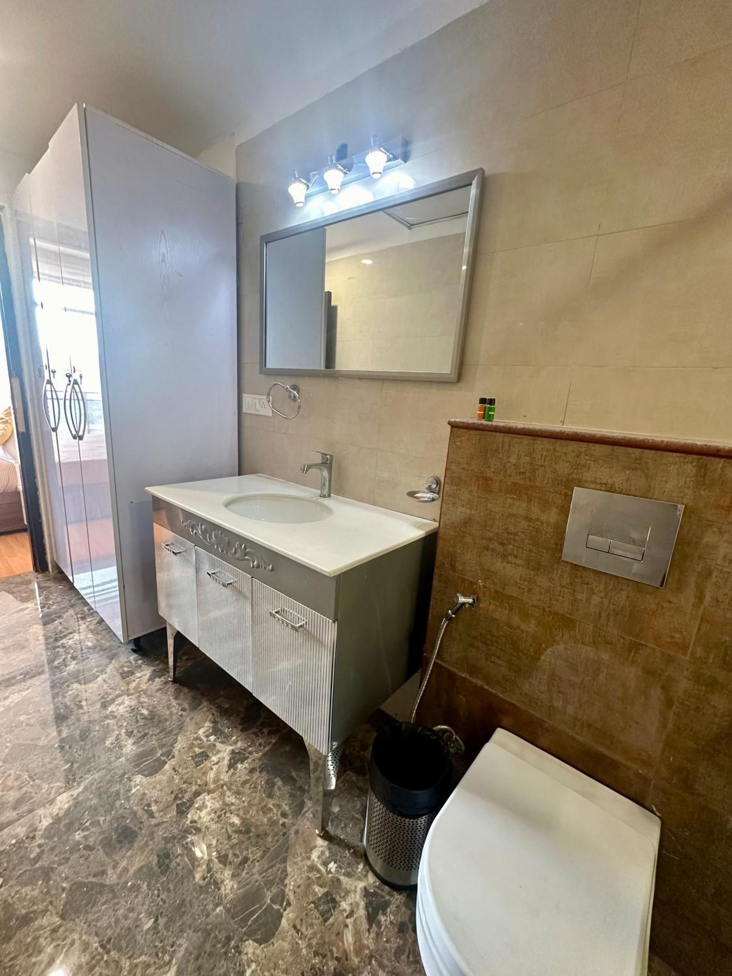 Flamingo Hotel Sector 67 I Studio Rooms I Gurgaon Eksteriør billede