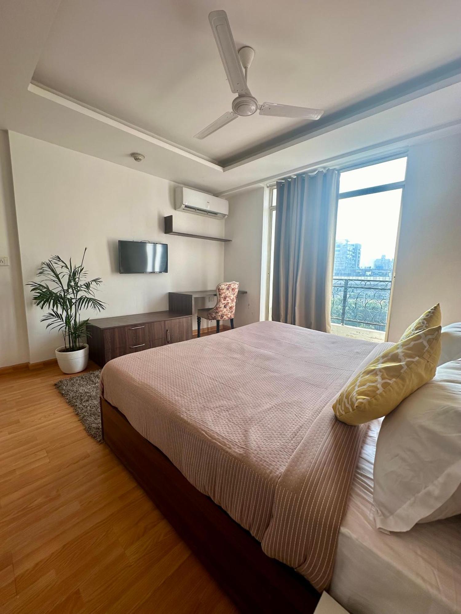 Flamingo Hotel Sector 67 I Studio Rooms I Gurgaon Eksteriør billede
