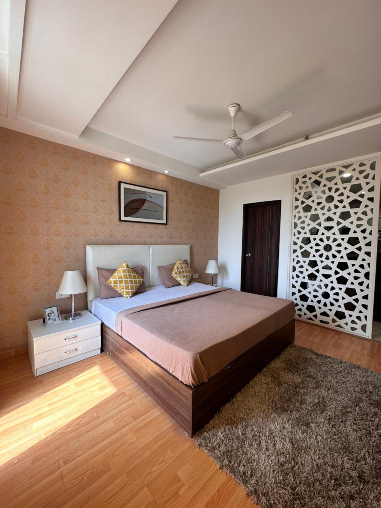 Flamingo Hotel Sector 67 I Studio Rooms I Gurgaon Eksteriør billede